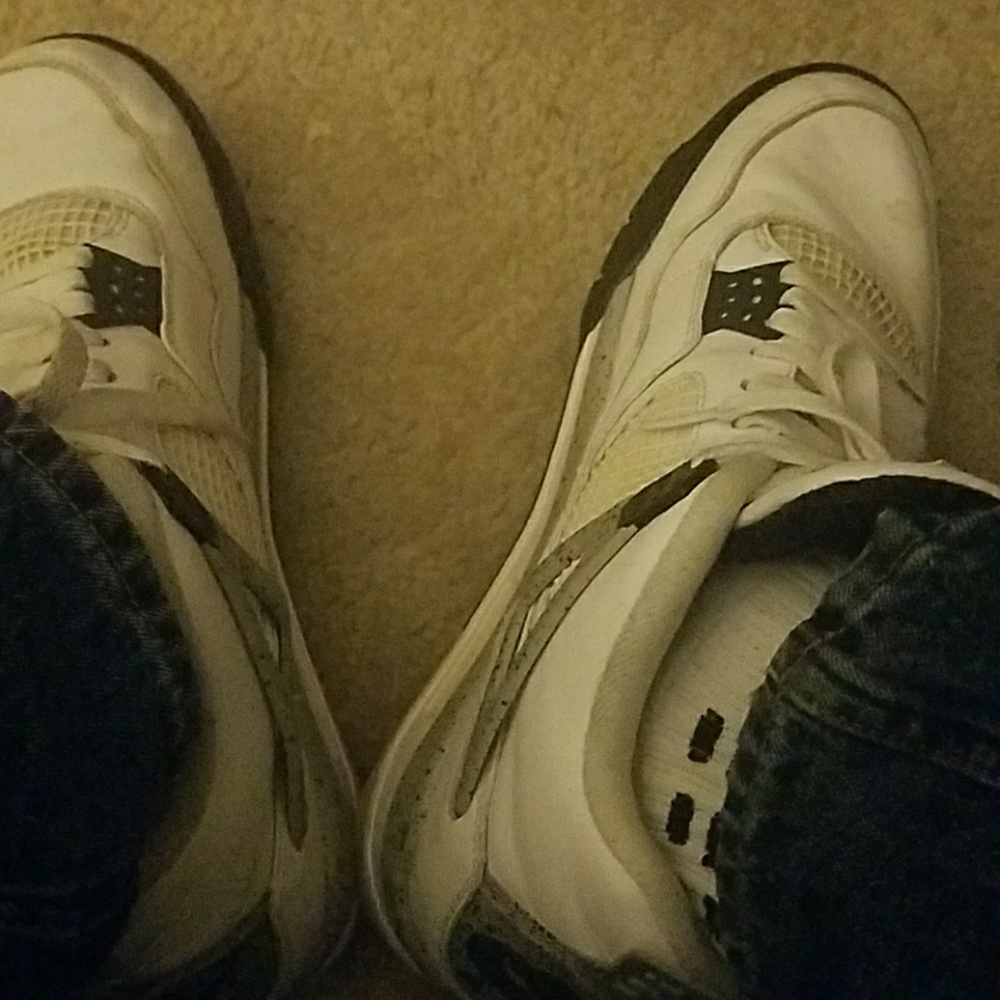 More jordan 4s sz 9.5 white cements